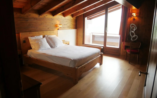 Between Boutique Hotel