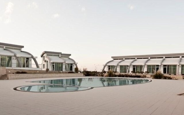Fairmont Holiday Village
