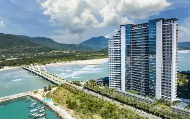 Liwo Surfing Seaview Hotel