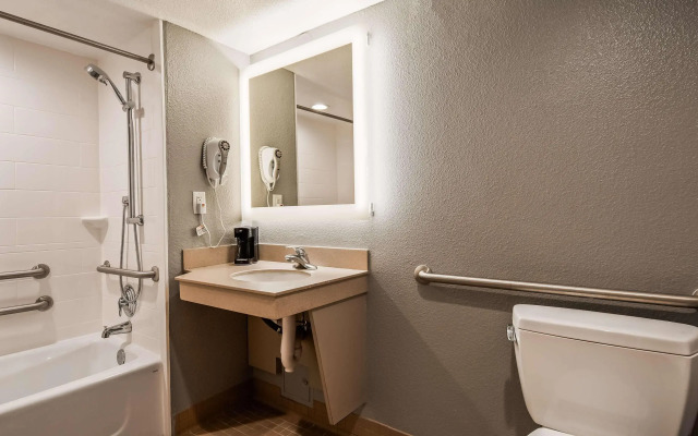 Best Western Yacht Harbor Hotel