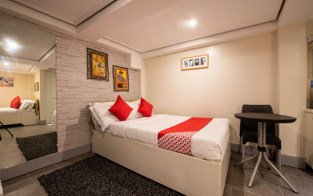 OYO 492 Sunset View Ridge Residences