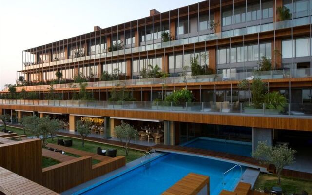 7800 Cesme Residences & Hotel