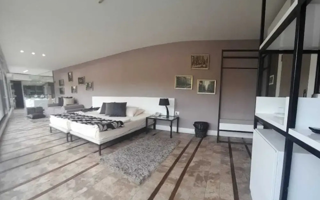 Four Seasons Hotel and Beach Resort