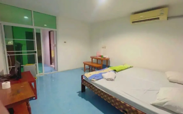 OYO 75596 The Sirisuk House