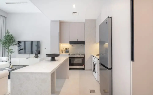 Classy 4-bedroom Villa With Spacious Balcony in Nad Al Sheba