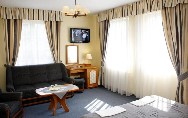 Lévay Villa Hotel