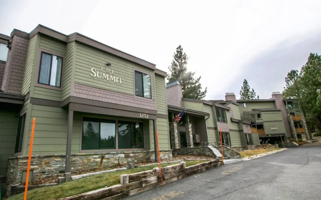 Summit #243 1 Bedroom Condo