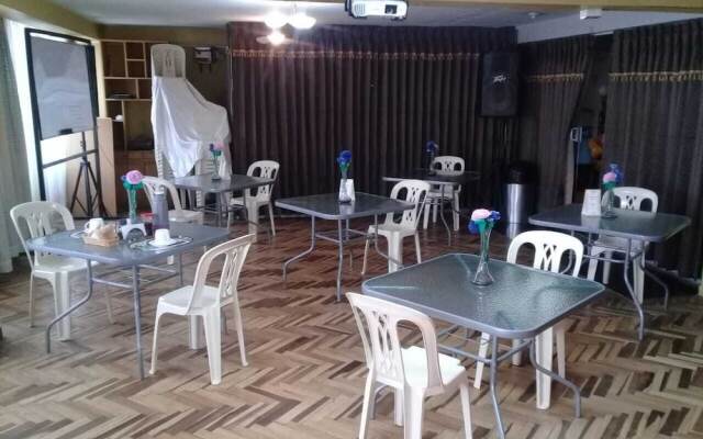 Hotel Sueños Dorados
