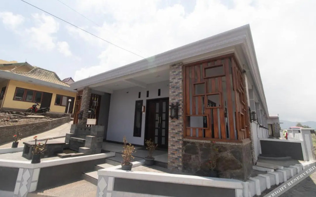 Saputra View Bromo Guest House