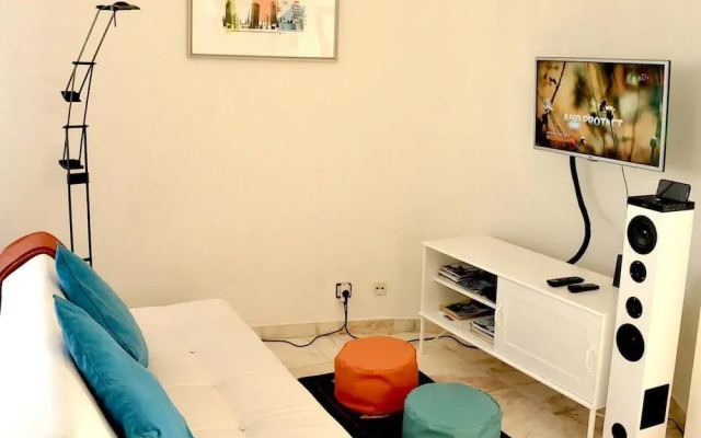 Apartment With Large Balcony and sea View
