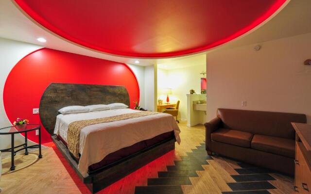 Romantic Inn & Suites