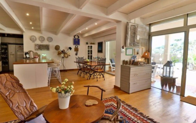 Les Chambres dHôtes du Grand Mornas