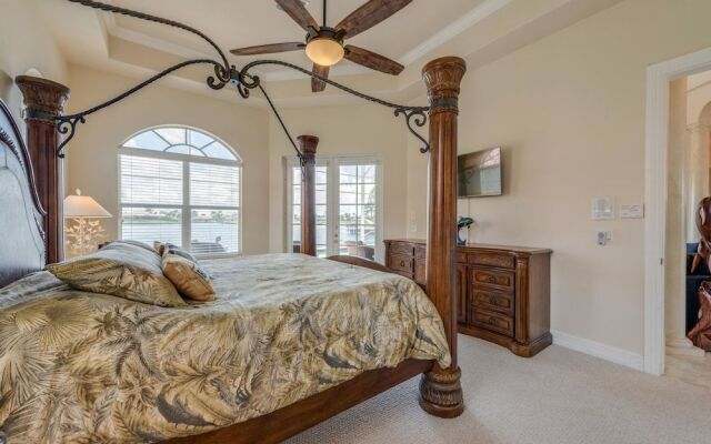 Waterfront Home With Pool, spa and 2nd Floor Balcony