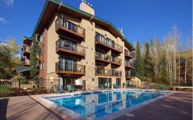 Scandinavian Lodge And Condominiums by Pioneer Ridge Mgmt