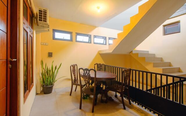 Oyo 2476 Maguwo Indah Homestay