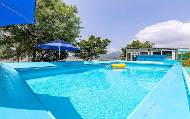 Ganghwa Badatgashimteo Pension