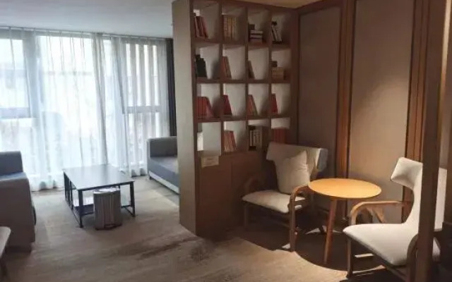 Zou Cheng Mengyuan Hotel