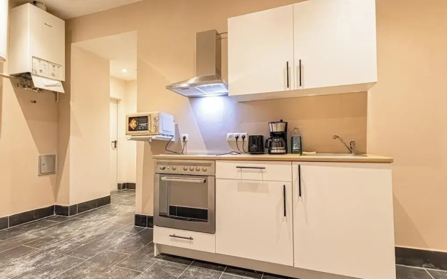 4BR Apt. for Groups 6-Min to Stadthalle