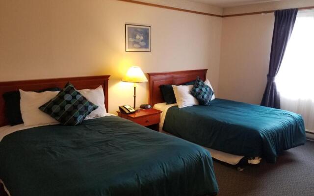 Moosomin Country Squire Inn