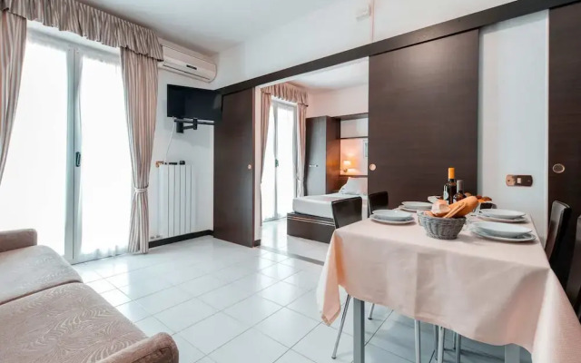 Tastefully Furnished Apartment Near the Sea