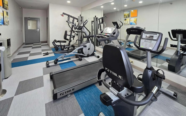 Comfort Suites Terre Haute University Area