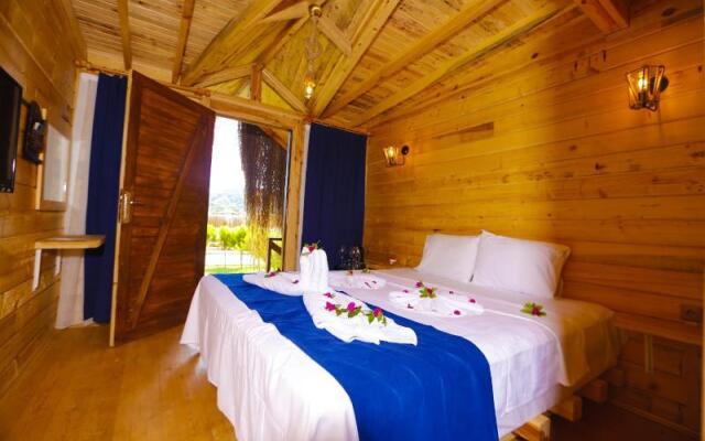 Green Pine Beach & Bungalows Luxury Concept