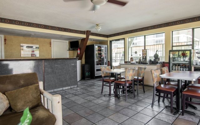 Super 8 by Wyndham Albuquerque Downtown