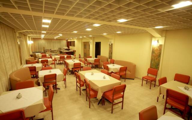 Grand Hotel Loutraki
