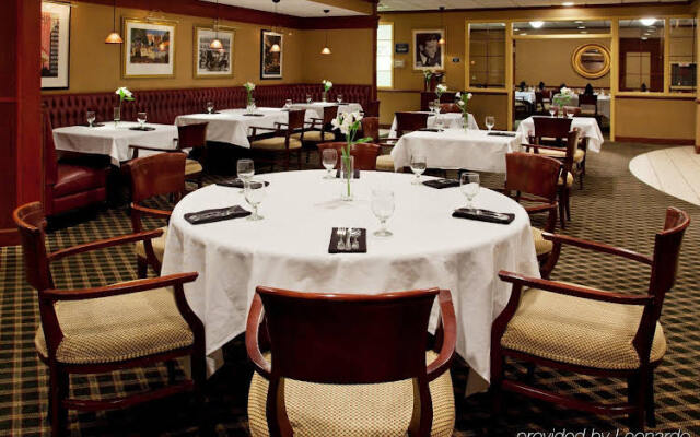 Holiday Inn Cleveland-Airport