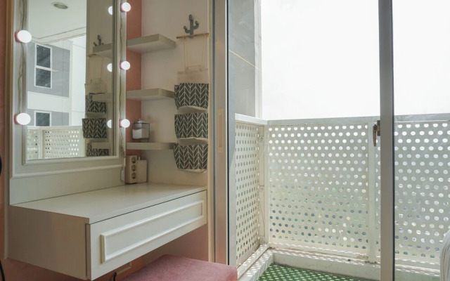 Modern and Stylish Studio at West Vista Apartment