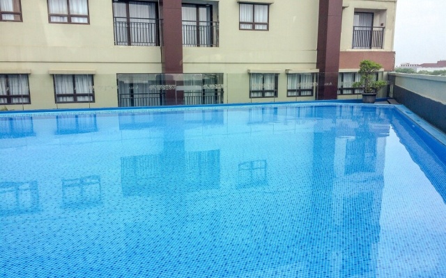 Brand New Studio Room Atria Residence Apartment By Travelio – Pool – Tangerang