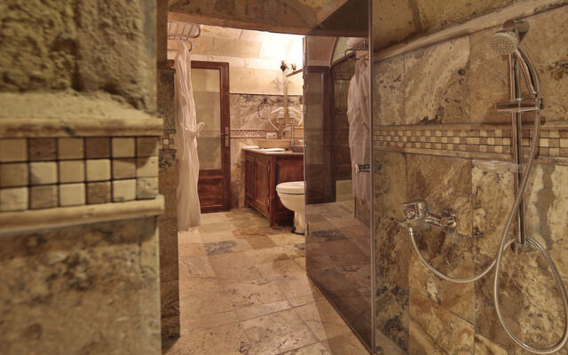 Maccan Cave Hotel
