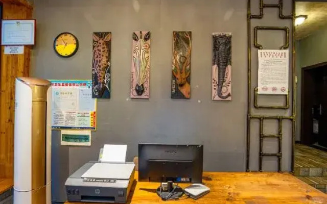 Zhangjiajie Loft Homestay (Tianmen Mountain Cableway Store)