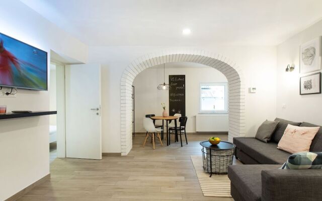 Castle way Apartments Tamy