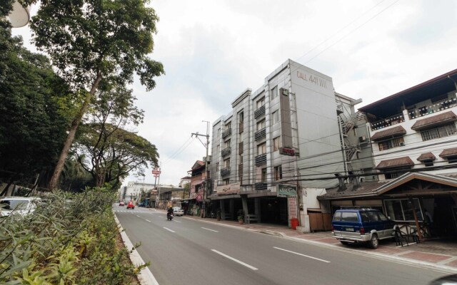RedDoorz near Quezon City Circle