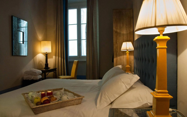 Black 5 Florence Suite