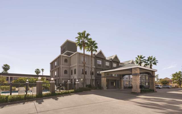 Comfort Suites Shenandoah-The Woodlands