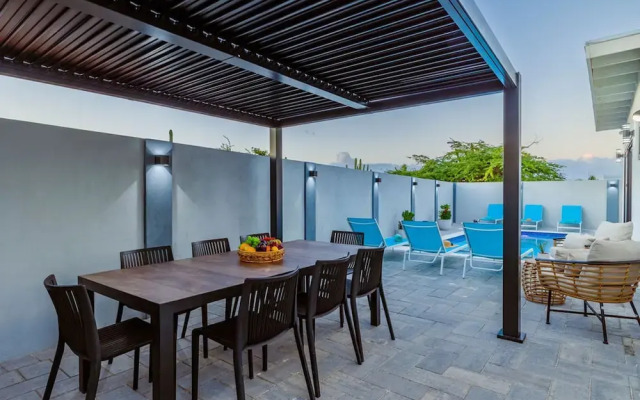 La Perla 2br2ba Home w Private Pool Patio BBQ