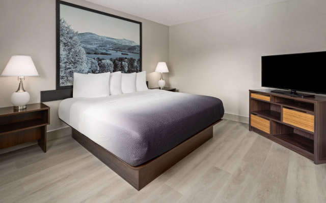 Super 8 by Wyndham Latham/Albany Airport