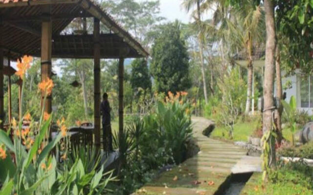 Tepi Sungai Guest House