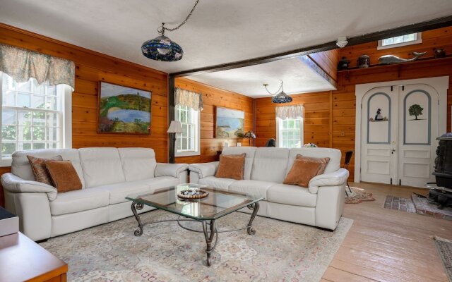 Isaiah Hall Bed & Breakfast Inn