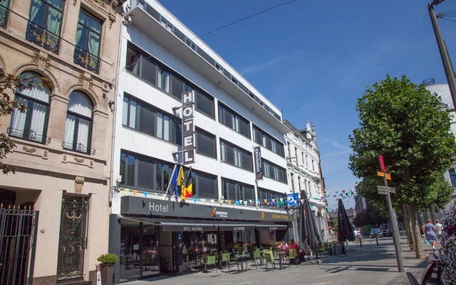 Hotel National