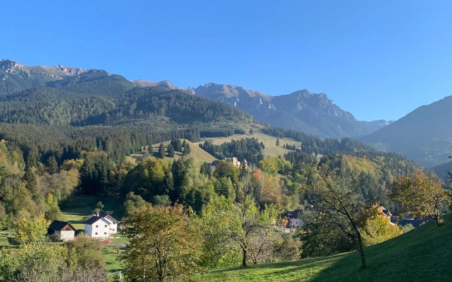 Pensiunea Anotimpuri by Casa Sandu