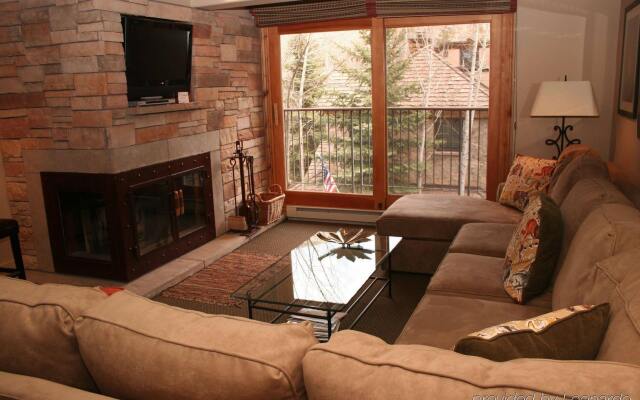 Chateau Blanc Condominiums