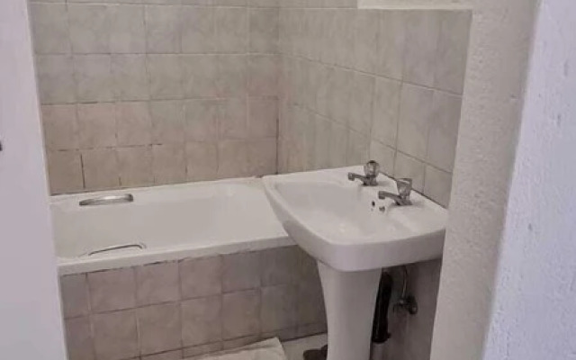 5Minutes Walk To Sandton Square Gautrain