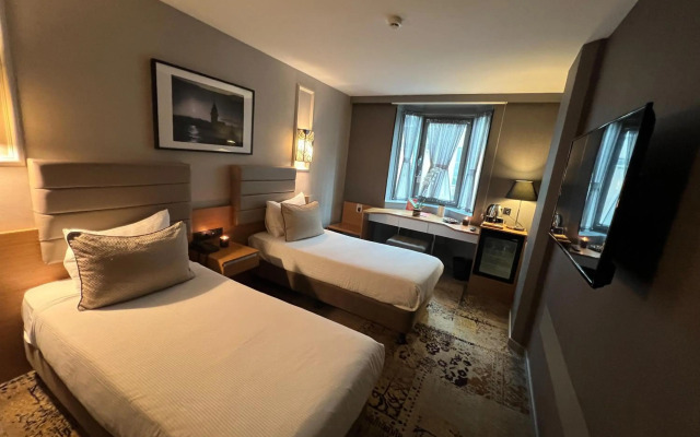 Отель All Seasons