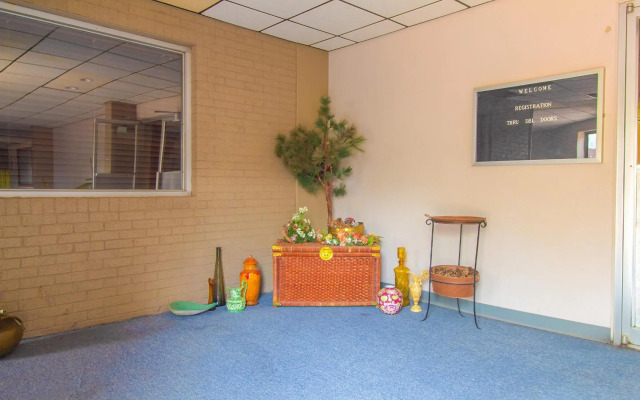 HomeTown Inn by OYO - Liberal, KS - фото 2