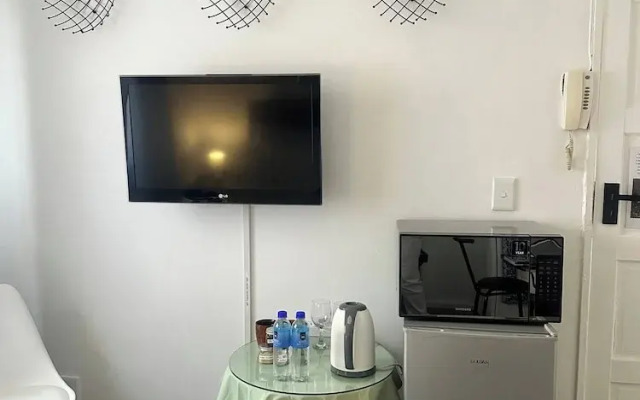 Charming Executive Studio, Solar Power, Wifi