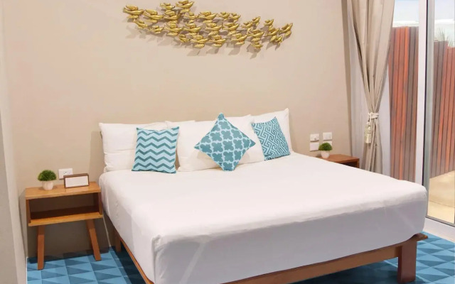 Noah Beach Hotel & Suites