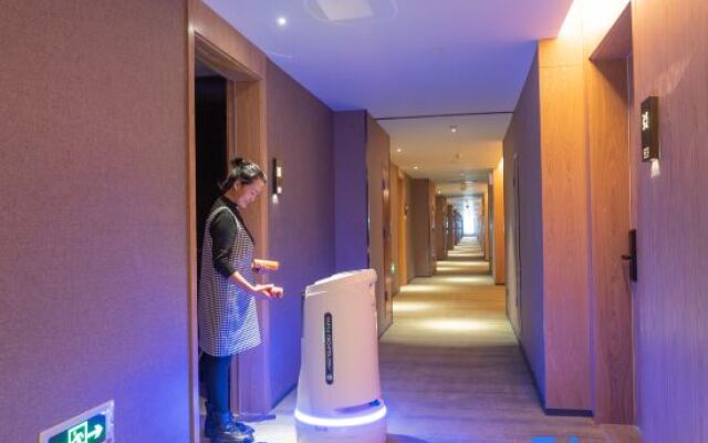 TRUE GO HOTEL（Xilin Hot  Beizi Temple）